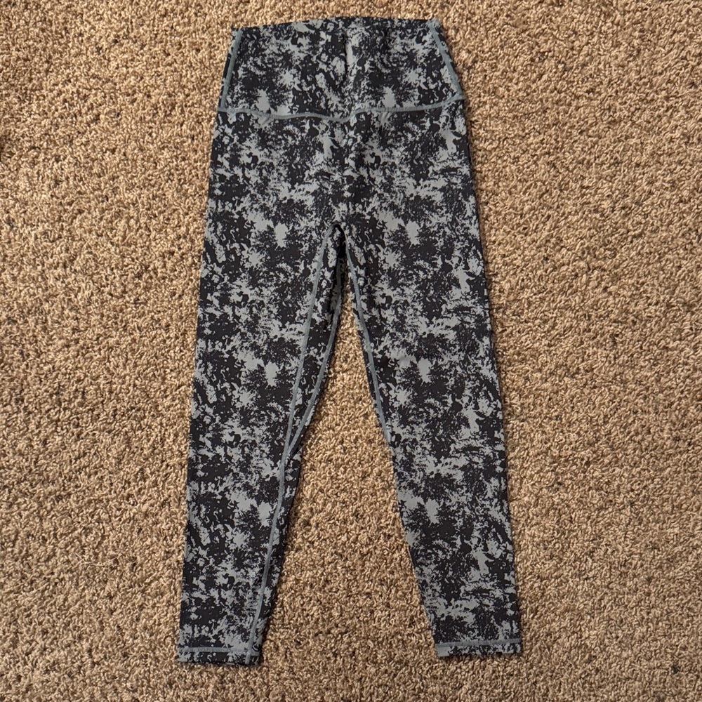 NWOT Born Primitive Leggings M